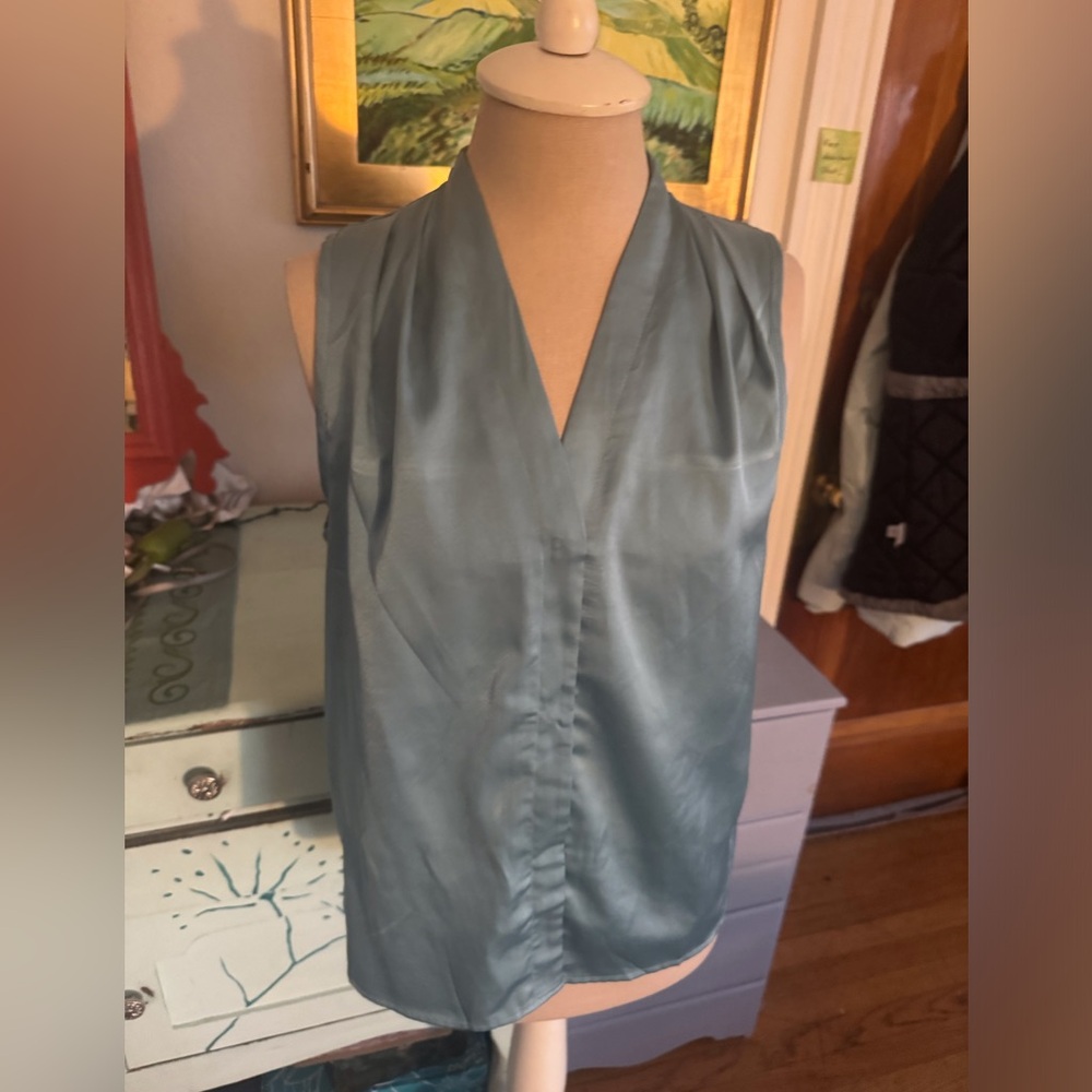 SHEIN Sleeveless Satin Top Blouse Aqua Blue M Subtle Pattern Workwear VGUC